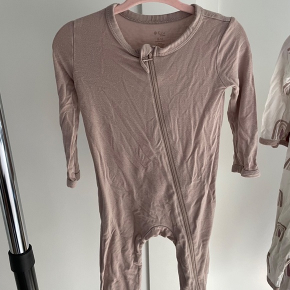 Kyte Baby 6-12 months zip ups - Picture 5 of 6